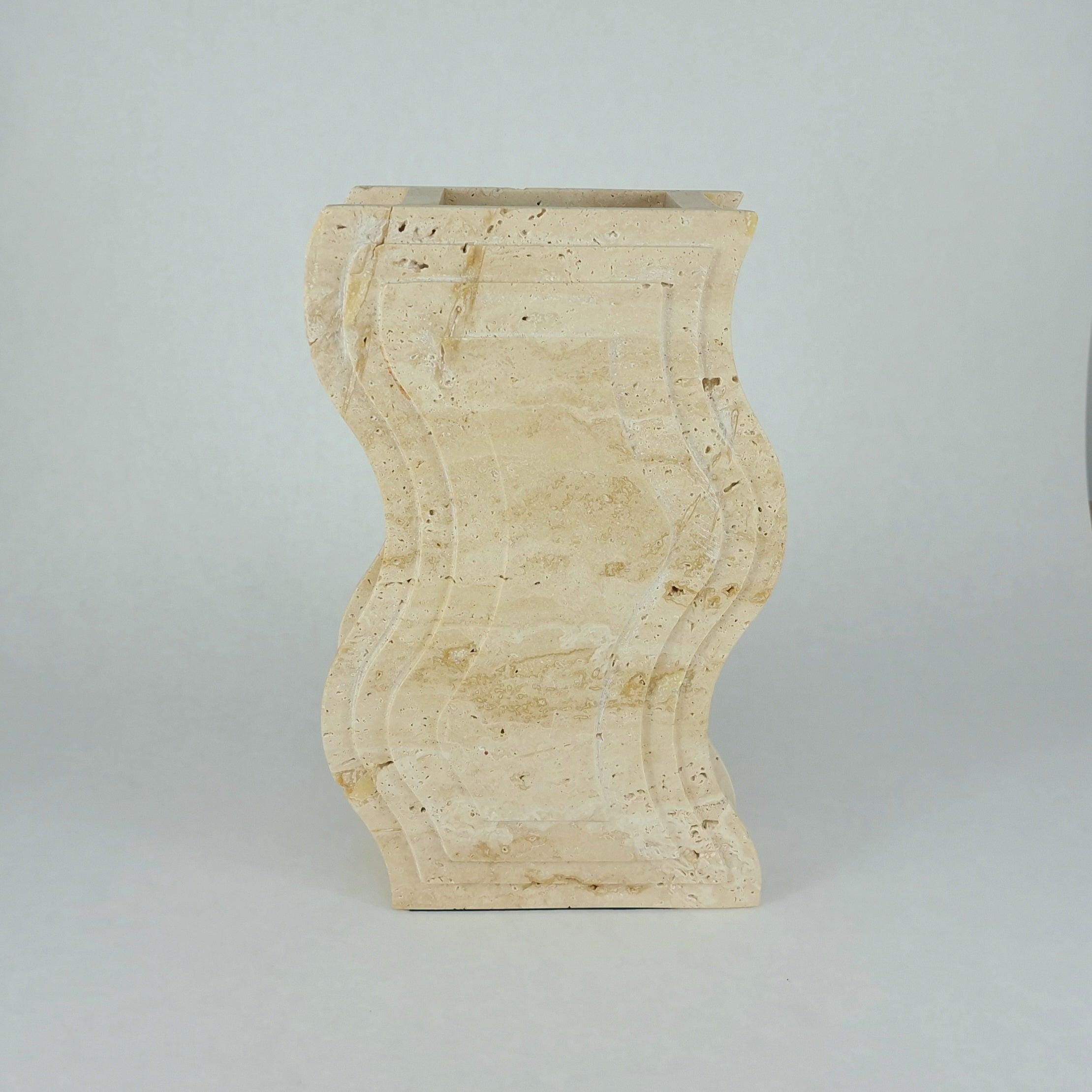 Travertin Vase „Wave“