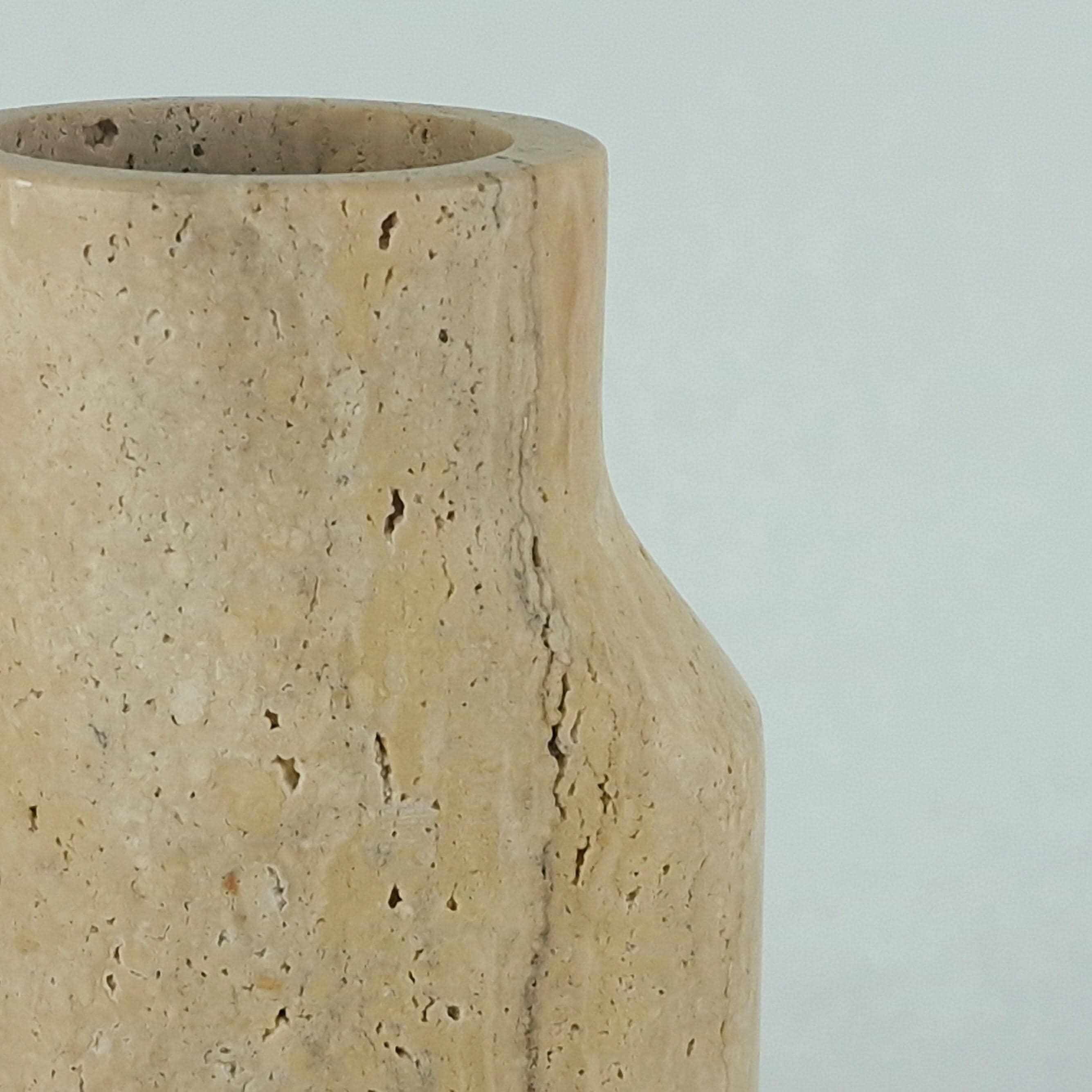 Travertin Vase „Contour“ | Minimalistische Naturstein Vase