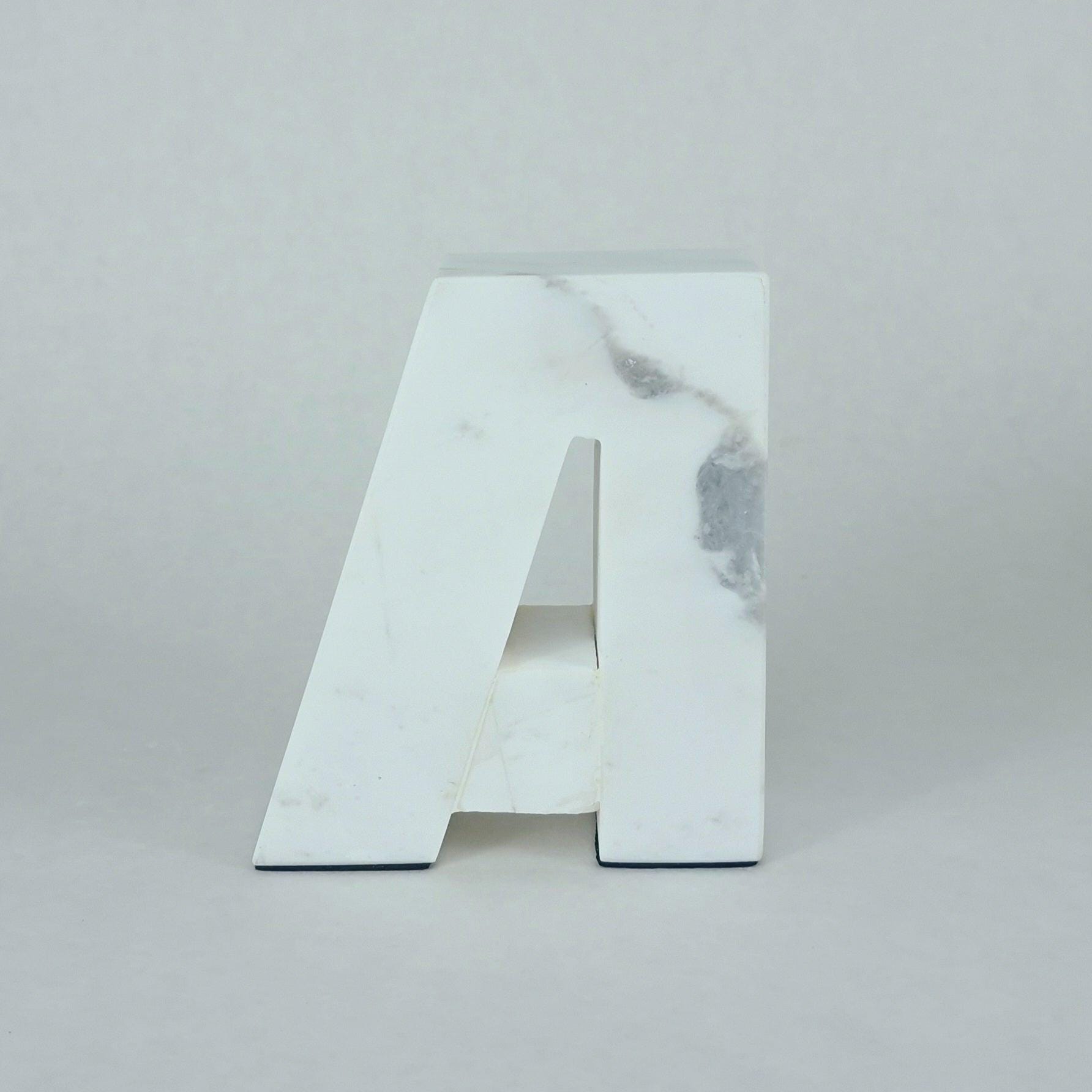 Marmor Buchstaben A–Z – Weiße Naturstein Letters | Dekobuchstaben aus Marmor mit Maserung