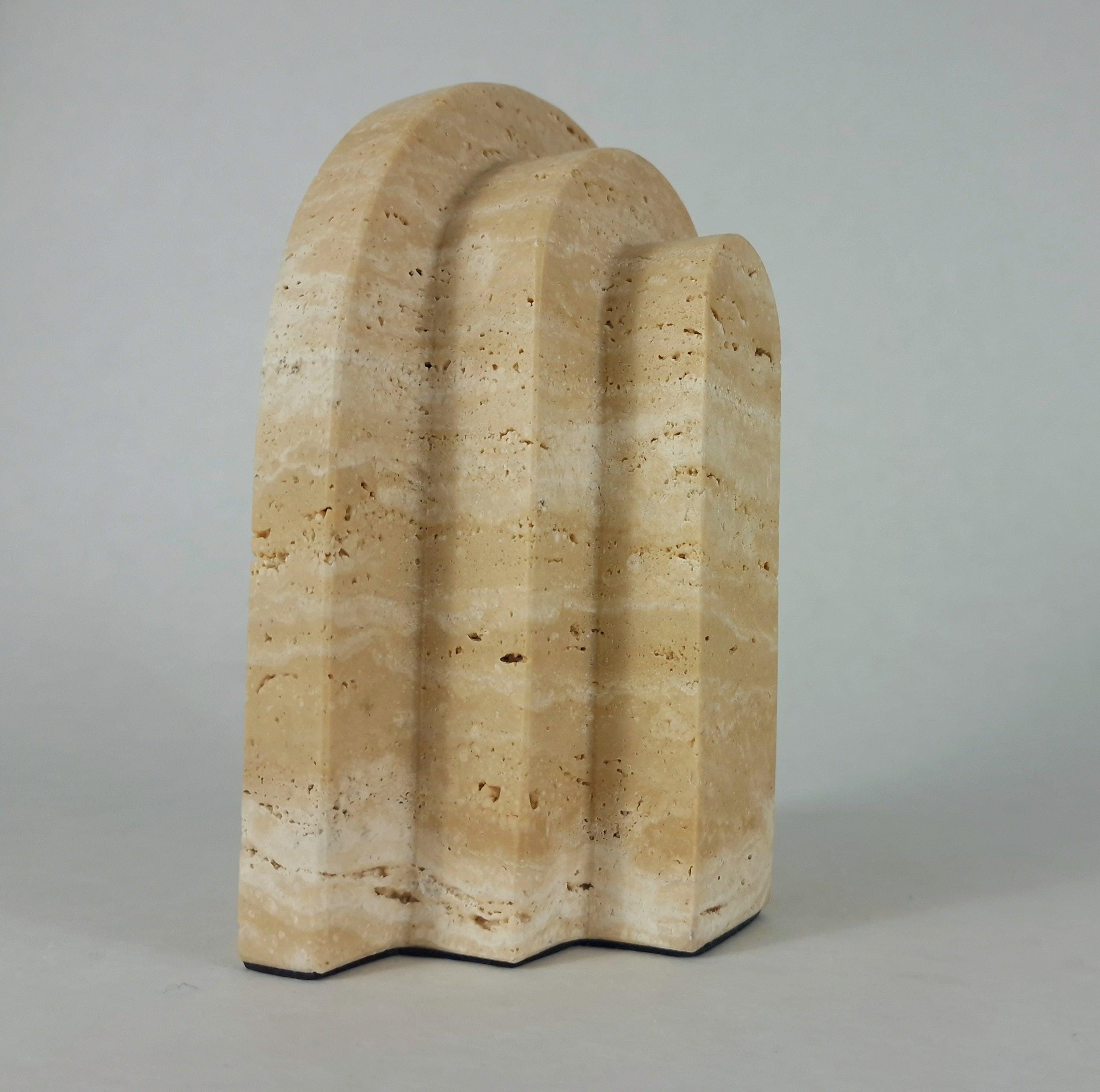 Travertin Buchstützen Set „Vault“