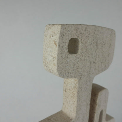 Kalkstein Skulptur „Forma“