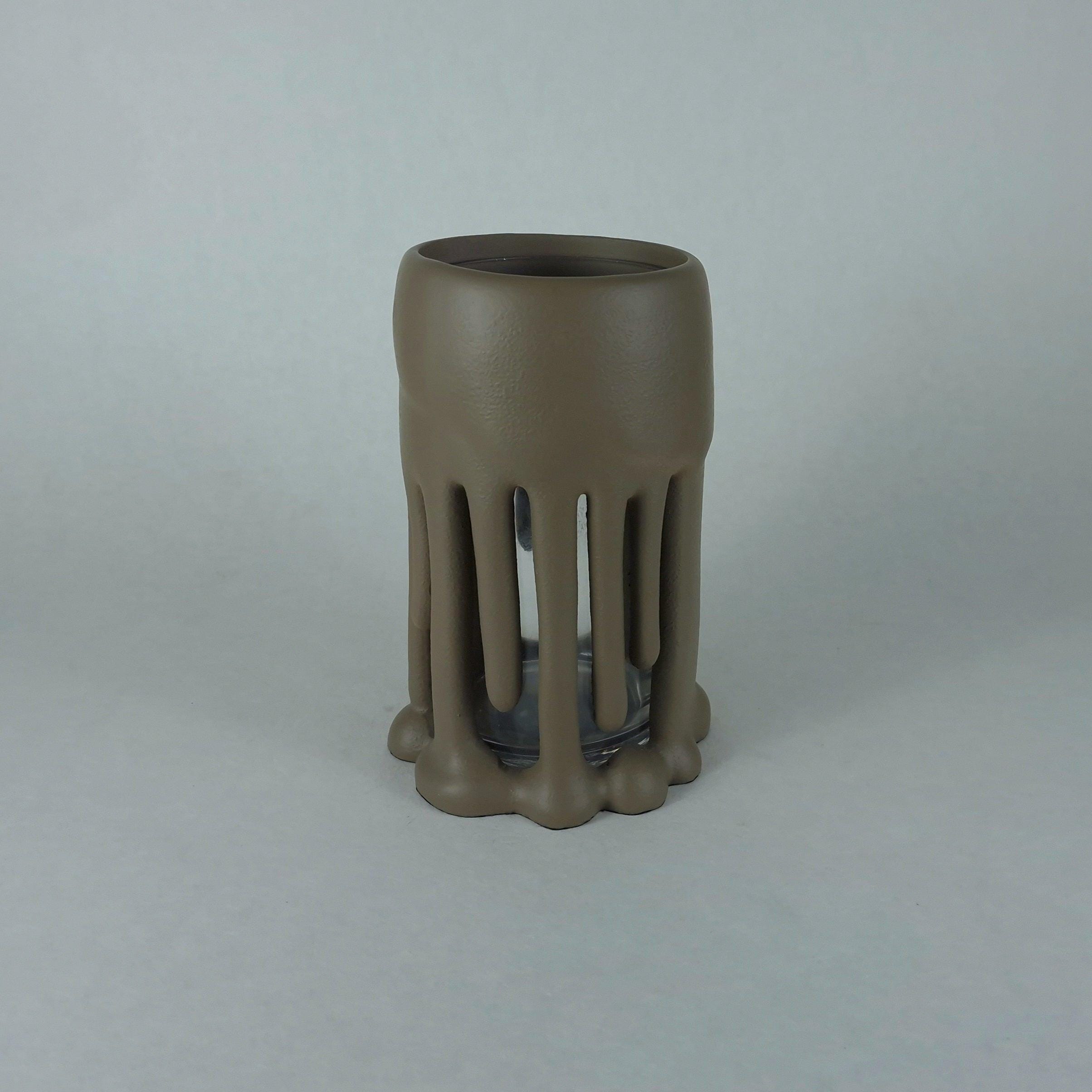 Design Vase „Drip“ – Organische Resin Vase Braun mit Glas | Moderne Kunstvase 22 cm