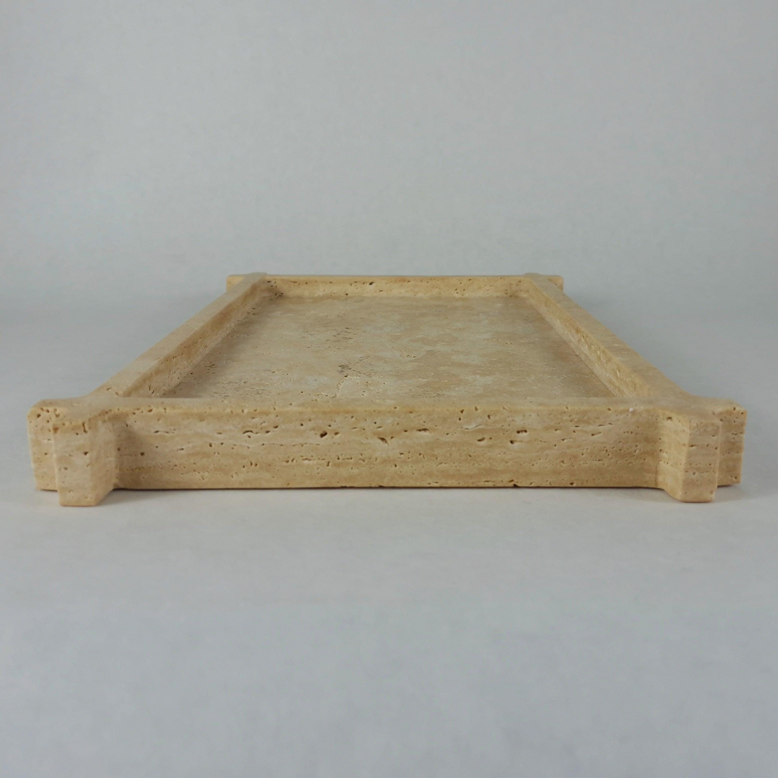 Travertin Tablett „Frame“ – Rechteckiges Naturstein Tablett 38×26 cm | Deko Display Beige