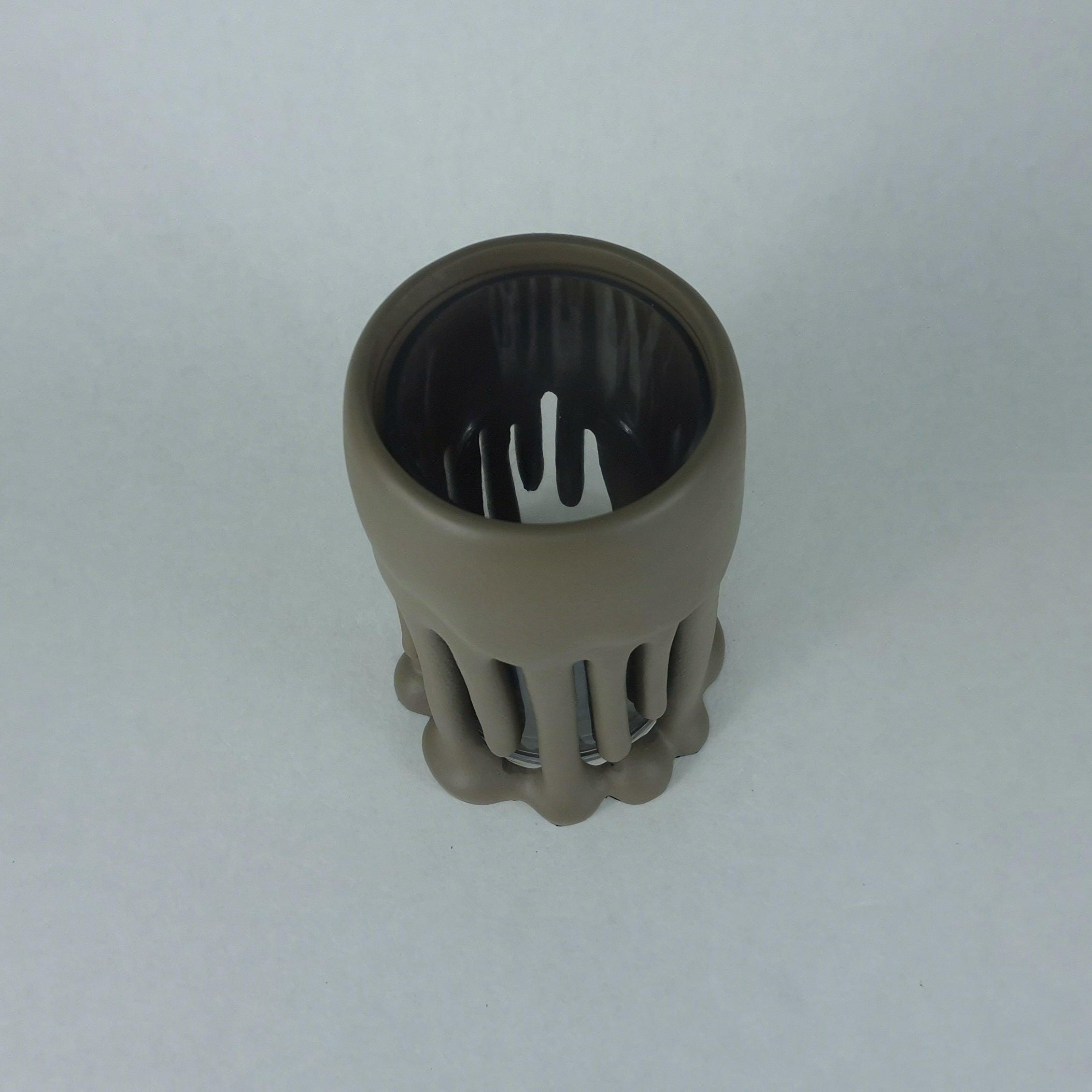 Design Vase „Drip“ – Organische Resin Vase Braun mit Glas | Moderne Kunstvase 22 cm