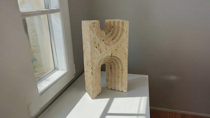 Travertin Skulptur „Arc“