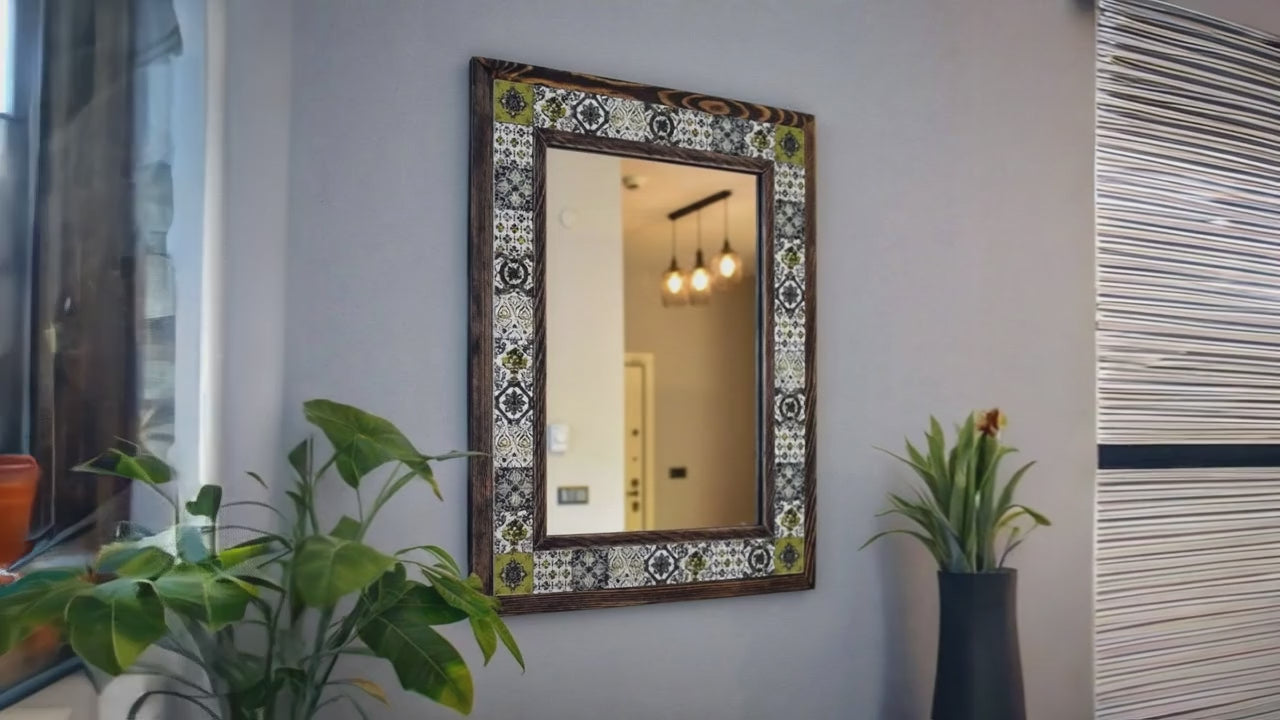 Video laden: Marmor Wandspiegel „Elia“ – Beiger Naturstein &amp; Holz | Minimalistischer Design Spiegel 48×63 cm