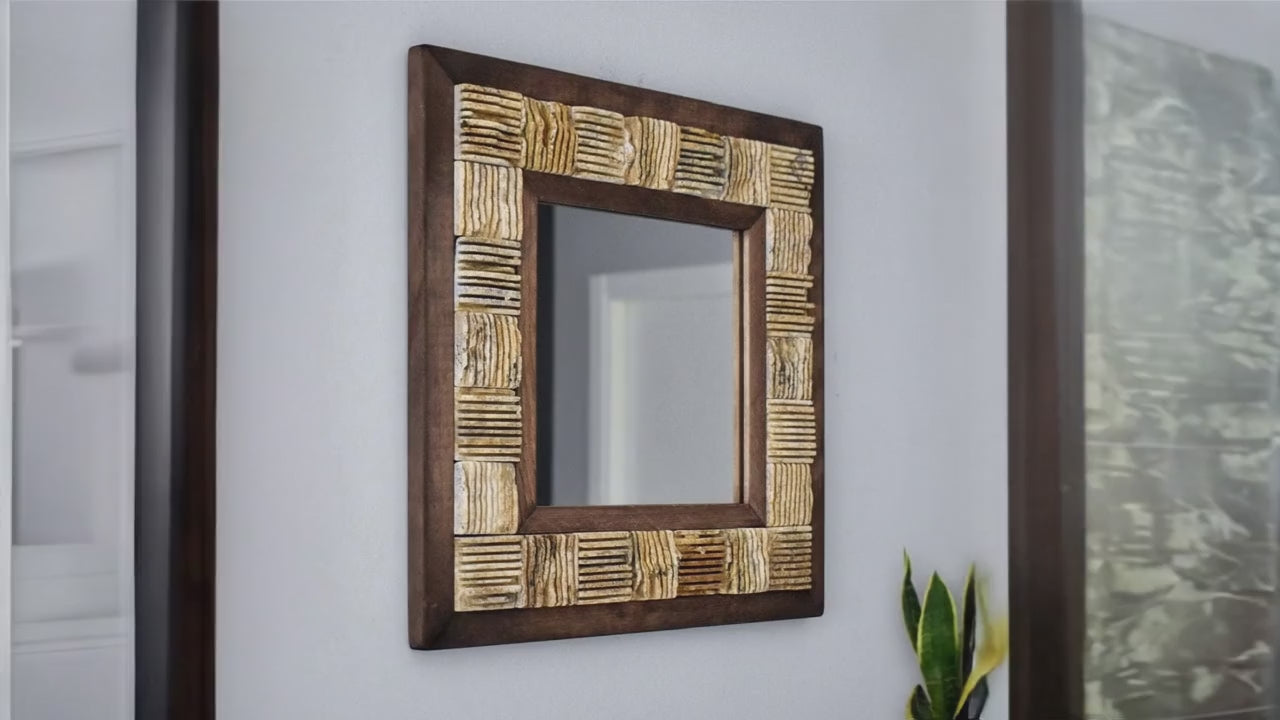 Video laden: Travertin Wandspiegel „Amber Stone“ mit Holzrahmen